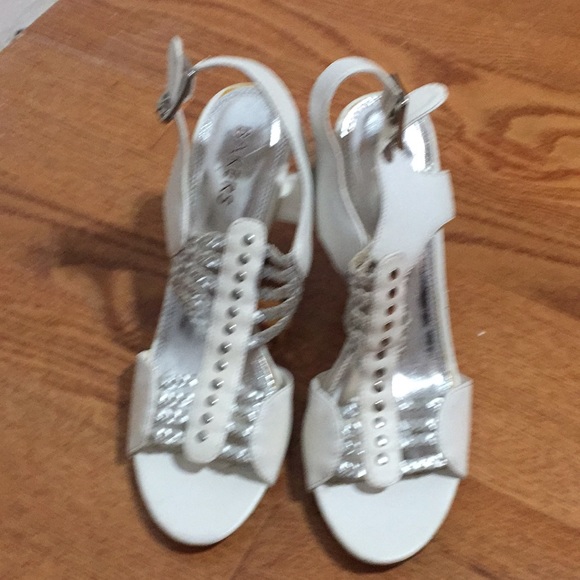 Back strap with open toe and heel - Picture 3 of 3